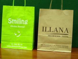 Bolsas de papel con asa rizada personalizadas